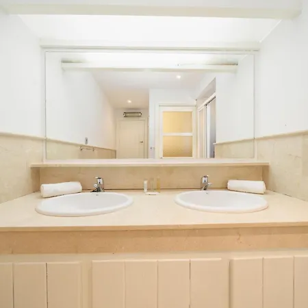 Puerto Banus 3 Bedrooms With Parking *